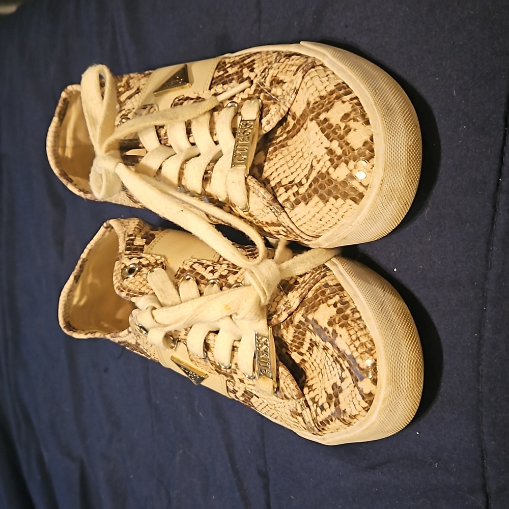 Guess tennis shoes